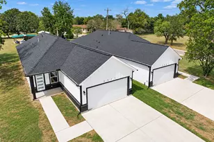 2515 11th St, Hempstead, TX 77445 - Photo 3