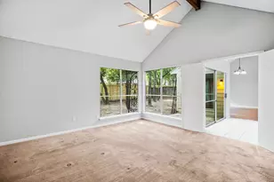 22 S Rain Forest Ct, The Woodlands, TX 77380 - Photo 15