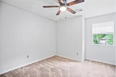 22 S Rain Forest Court, The Woodlands, TX 77380 - Photo 11