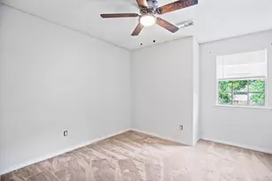 22 S Rain Forest Ct, The Woodlands, TX 77380 - Photo 11