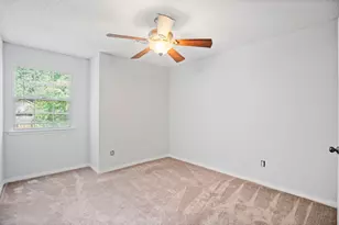 22 S Rain Forest Ct, The Woodlands, TX 77380 - Photo 9