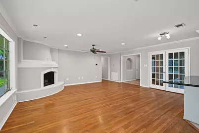 5616 Pine Street, Houston, TX 77081 - Photo 9