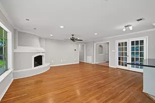 5616 Pine St, Houston, TX 77081 - Photo 9