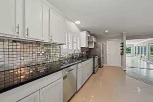 5616 Pine St, Houston, TX 77081 - Photo 5