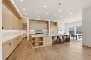 2015 Harvard St, Houston, TX 77008 - Photo 3