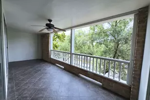 2210 Dorrington St, Houston, TX 77030 - Photo 13