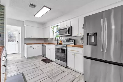 16107 Walnut Springs Lane, Magnolia, TX 77355 - Photo 15