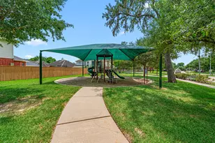 9111 Stoneleigh Dr, Sugar Land, TX 77479 - Photo 37