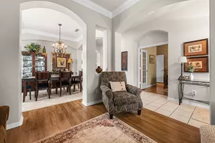 9111 Stoneleigh Dr, Sugar Land, TX 77479 - Photo 7