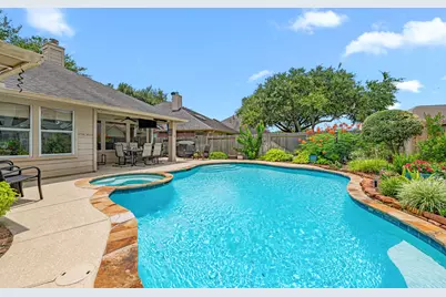 9111 Stoneleigh Drive, Sugar Land, TX 77479 - Photo 35