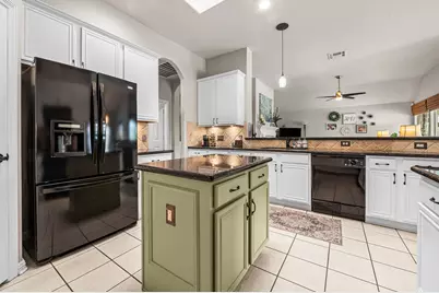 9111 Stoneleigh Drive, Sugar Land, TX 77479 - Photo 17