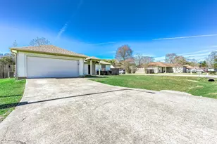 220 Kellyn Ct, Conroe, TX 77306 - Photo 27