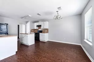 220 Kellyn Ct, Conroe, TX 77306 - Photo 5