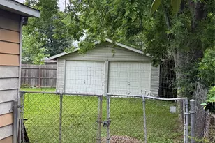 1403 Allen Genoa Rd, Pasadena, TX 77502 - Photo 9