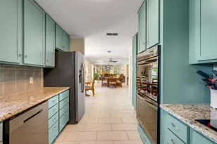 23340 3 Points Dr, Berryville, TX 75763 - Photo 15