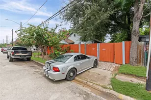 1507 Luzon St, Houston, TX 77009 - Photo 3