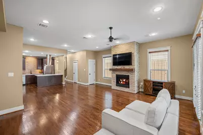2108 N Memorial Way, Houston, TX 77007 - Photo 11