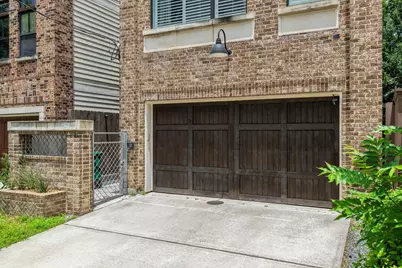 2108 N Memorial Way, Houston, TX 77007 - Photo 3