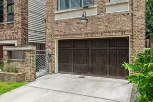 2108 N Memorial Way, Houston, TX 77007 - Photo 3