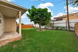 5726 Southwind St, Houston, TX 77033 - Photo 25