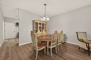 5726 Southwind St, Houston, TX 77033 - Photo 7