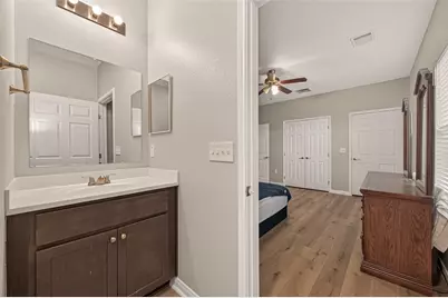 5726 Southwind Street, Houston, TX 77033 - Photo 19