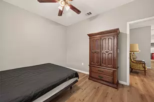 5726 Southwind St, Houston, TX 77033 - Photo 21