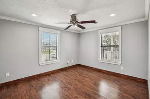 1409 Fairbanks St, Houston, TX 77009 - Photo 5