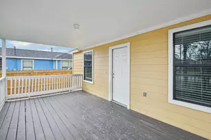 1409 Fairbanks St, Houston, TX 77009 - Photo 11