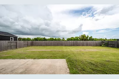 11919 Champions Forest Drive, Mont Belvieu, TX 77523 - Photo 35