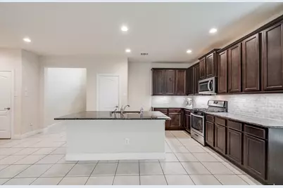 11919 Champions Forest Drive, Mont Belvieu, TX 77523 - Photo 11
