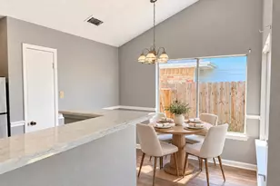 7222 Londres Dr, Houston, TX 77083 - Photo 9