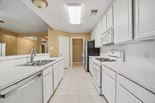 4606 Russett Ln, Sugar Land, TX 77479 - Photo 7
