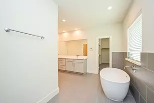 1106 Fuschia Rd, Houston, TX 77055 - Photo 7