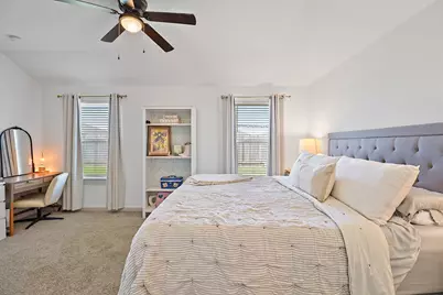 407 Turtle Oak Lane, Baytown, TX 77523 - Photo 17