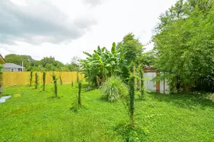 1927 Dormstom Ln, Houston, TX 77088 - Photo 27