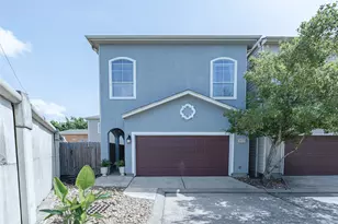 930 McKinney Park Ln, Houston, TX 77003 - Photo 1