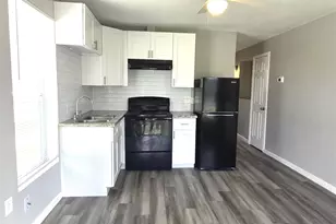1801 Roosevelt St, Houston, TX 77012 - Photo 3