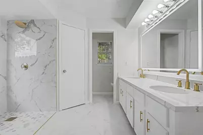 414 N Pecan Dr, Tomball, TX 77375 - Photo 21