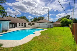 414 N Pecan Dr, Tomball, TX 77375 - Photo 1