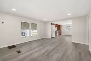 2222 N Austin Ave, Pearland, TX 77581 - Photo 5