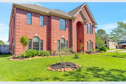301 Winding Oak Lane S, League City, TX 77573 - Photo 3