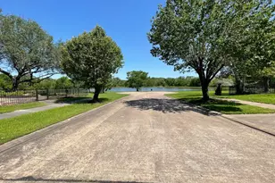 301 Winding Oak Ln S, League City, TX 77573 - Photo 39