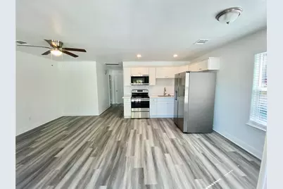 4301 14th Street Avenue, Bacliff, TX 77518 - Photo 7