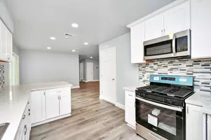 6411 Hollow Oaks Dr, Houston, TX 77050 - Photo 13