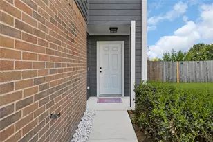 11242 Valley Kings Dr, Houston, TX 77089 - Photo 3