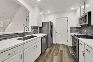 11242 Valley Kings Dr, Houston, TX 77089 - Photo 9