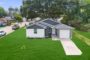 6103 Anderson St, Texas City, TX 77591 - Photo 1