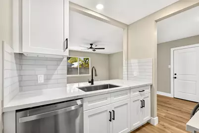 6103 Anderson Street, Texas City, TX 77591 - Photo 7