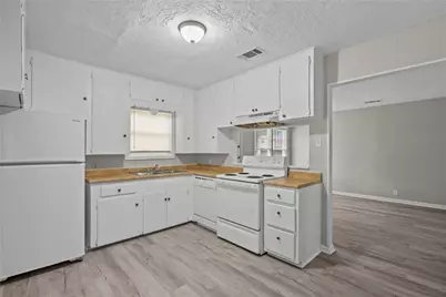 403 Forrest Street, Baytown, TX 77520 - Photo 5